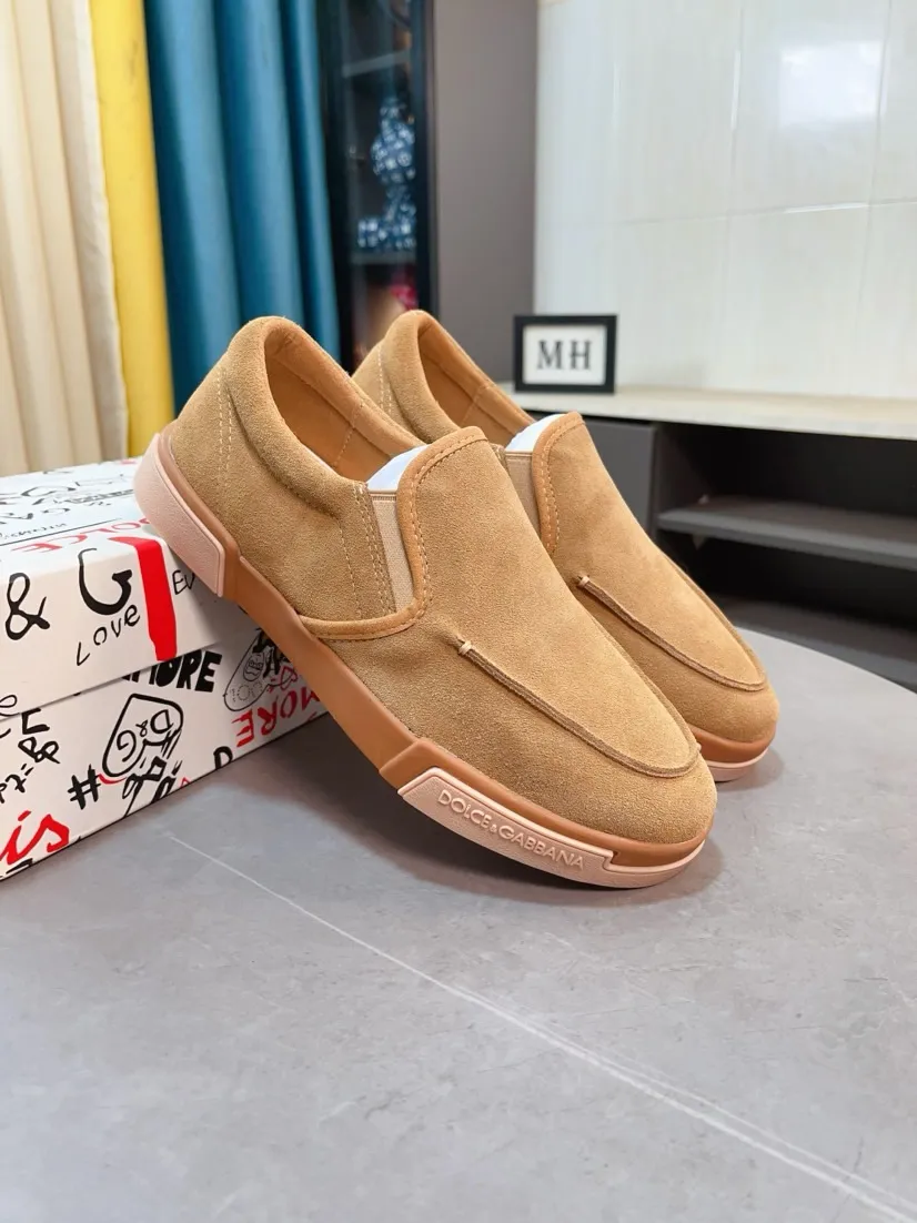 Men's shoes 💰440🌹🌹"Dolce & Gabbana DG" original imported first-layer cowhide ➕ sheepskin lining, light on the foot, comfortable, versatile, original special outsole 🔥favored by trendy men, welcome to compare quality 🔥exquisite luxury, super A level! Version comparison, no difference at all! Code number 38-46